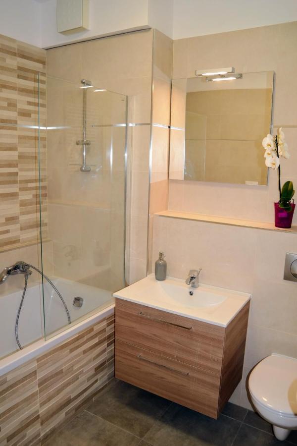 Riverside Apartman With Free Parking Gyor Luaran gambar